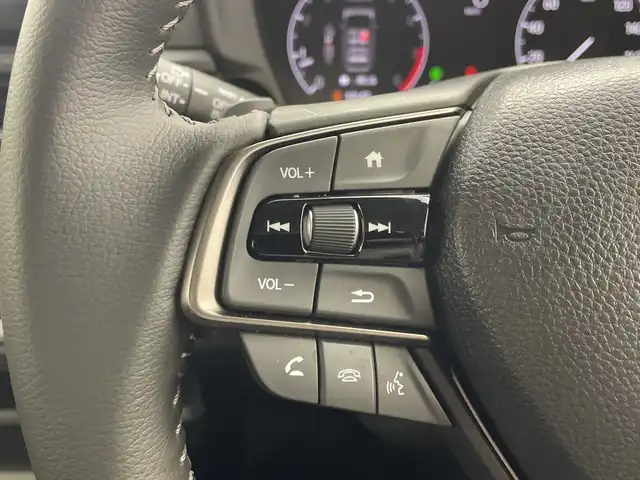 ホンダ ＷＲ－Ｖ Z 群馬県 2024(令6)年 0.8万km メテオロイドグレーメタリック 純正８型ナビ　バックカメラ　パドルシフト　前後ドライブレコーダー　ＥＴＣ　ハーフレザーシート　革巻きステアリング　アダプティブクルーズコントロール　衝突被害軽減ブレーキ　ＬＥＤ　スマートキー　禁煙車