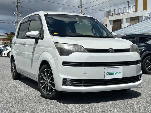 トヨタ スペイド G 沖縄県 2013(平25)年 4.9万km ホワイトパールクリスタルシャイン 純正ナビ/（ＡＭ／ＦＭ／ＣＤ／ＤＶＤ／ＢＴ）　/ワンセグＴＶ　/バックカメラ　/後席フリップダウンモニター　/片側パワスラ　/社外ＡＷ　/ドラレコ　/ＥＴＣ　/スマートキー　/シートヒーター／エアシート　/純正フロアマット/プッシュスタート