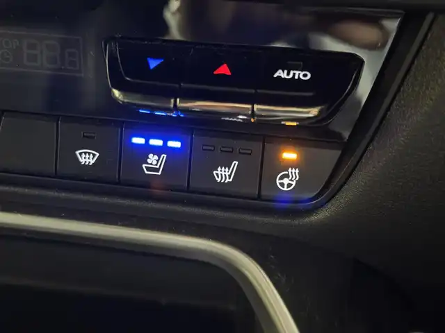 マツダ ＣＸ－６０ XD HV エクスクルーシブスポーツ 三重県 2022(令4)年 3.6万km ソウルレッドクリスタルM ディーゼルターボ・マイルドHV/4WD/MTモード付8AT/12.3型ナビ/（AM/FM/USB/HDMI/CarPlay/AndroidAuto/Bluetooth/TV）/360ビュー・モニター/ドライブレコーダー前後/ETC/i-ACTIVSENSE/・スマートブレーキサポート/・レーダークルーズコントロール/・クルージング&トラフィックサポート/・ドライバー異常時対応システム/・ドライバーモニタリング/・レーンキープアシストシステム/・ブラインドスポットモニタリング/・クロストラフィックアラート（前後）/・パーキングセンサー（前後）/・ヒルディセントコントロール/など/装備/・【OP】ドライバー・パーソナライゼーション・システムパッケージ（自動ドライビングポジション調整、エントリーアシスト）/・ナッパレザーシート（ブラック）/・ハンズフリーパワーリフトゲート/・シートヒーター（D/N/2nd）/・シートベンチレーション（D/N）/・ステアリングヒーター/・パワーシート（Dメモリー付10way/N10way）/・HUD/・AC100Vコンセント&ワイヤレス充電/・LEDヘッドライト/・純正20inAW/・保/取/ナビ取/・スマートキーx2/・純正キャリアベース（車載）/など