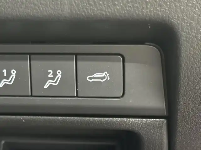 マツダ ＣＸ－６０ XD HV エクスクルーシブスポーツ 三重県 2022(令4)年 3.6万km ソウルレッドクリスタルM ディーゼルターボ・マイルドHV/4WD/MTモード付8AT/12.3型ナビ/（AM/FM/USB/HDMI/CarPlay/AndroidAuto/Bluetooth/TV）/360ビュー・モニター/ドライブレコーダー前後/ETC/i-ACTIVSENSE/・スマートブレーキサポート/・レーダークルーズコントロール/・クルージング&トラフィックサポート/・ドライバー異常時対応システム/・ドライバーモニタリング/・レーンキープアシストシステム/・ブラインドスポットモニタリング/・クロストラフィックアラート（前後）/・パーキングセンサー（前後）/・ヒルディセントコントロール/など/装備/・【OP】ドライバー・パーソナライゼーション・システムパッケージ（自動ドライビングポジション調整、エントリーアシスト）/・ナッパレザーシート（ブラック）/・ハンズフリーパワーリフトゲート/・シートヒーター（D/N/2nd）/・シートベンチレーション（D/N）/・ステアリングヒーター/・パワーシート（Dメモリー付10way/N10way）/・HUD/・AC100Vコンセント&ワイヤレス充電/・LEDヘッドライト/・純正20inAW/・保/取/ナビ取/・スマートキーx2/・純正キャリアベース（車載）/など