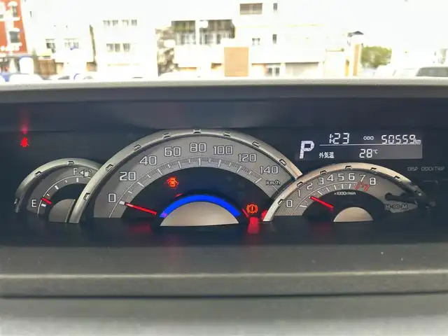 ダイハツ ウェイク G SA 沖縄県 2014(平26)年 5.1万km トニコオレンジメタリック (株)IDOMが運営する【じしゃロンコザ店】の自社ローン専用車両になりますこちらは現金またはオートローンご利用時の価格です。自社ローンご希望の方は別途その旨お申付け下さい/純正ナビ　/フルセグＴＶ　/Ｂｌｕｅｔｏｏｔｈ接続/ＥＴＣ　/バックカメラ　/ドライブレコーダー前方　/両側パワースライドドア　/横滑り防止装置　/衝撃軽減ブレーキ　/プッシュスタート　/スマートキー