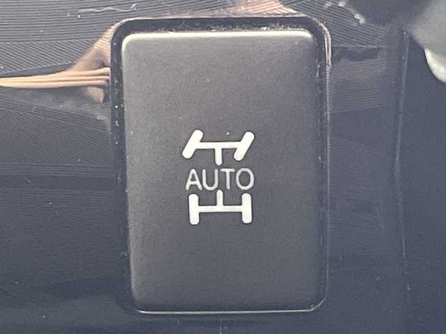 トヨタ エスティマ アエラス プレミアムエディション 岐阜県 2013(平25)年 8.3万km ホワイトパールクリスタルシャイン 純正ナビ/CD/DVD/Bluetooth/HDD/VTR/フルセグTV/バックモニター/両側パワースライドドア/クルーズコントロール/パワーシート/ETC/ステアリングリモコン/革巻きステアリング/電動格納ミラー/純正フロアマット/純正ドアバイザー/純正18インチアルミホイール/スマートキー/プッシュスタート/ハーフレザー/オットマン