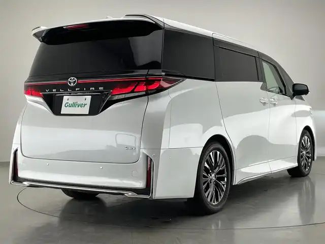 トヨタ ヴェルファイア ハイブリット Z プレミア 愛知県 2023(令5)年 2.8万km プラチナホワイトパールマイカ 純正１４型ナビ　左右独立ムーンルーフ　トヨタチームメイト　アドバンスドパーク　ユニバーサルステップ　全方位カメラ　茶革シート　デジタルインナーミラー　ＨＵＤ　ＢＳＭ　ワイヤレス充電　衝突軽減　レーダークルーズコントロール　AC１００V電源　パドルシフト　ETC２．０　シートヒーター　シートベンチレーション　ハンドルヒーター　パワーバックドア　パワーシート　メモリシート　HDMI、USBポート　自動駐車パーキングアシスト　コーナーセンサー　電動パーキング　LEDオートライト