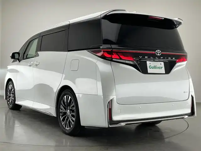 トヨタ ヴェルファイア ハイブリット Z プレミア 愛知県 2023(令5)年 2.8万km プラチナホワイトパールマイカ 純正１４型ナビ　左右独立ムーンルーフ　トヨタチームメイト　アドバンスドパーク　ユニバーサルステップ　全方位カメラ　茶革シート　デジタルインナーミラー　ＨＵＤ　ＢＳＭ　ワイヤレス充電　衝突軽減　レーダークルーズコントロール　AC１００V電源　パドルシフト　ETC２．０　シートヒーター　シートベンチレーション　ハンドルヒーター　パワーバックドア　パワーシート　メモリシート　HDMI、USBポート　自動駐車パーキングアシスト　コーナーセンサー　電動パーキング　LEDオートライト