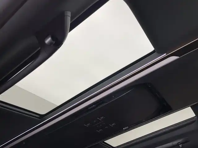 トヨタ ヴェルファイア ハイブリット Z プレミア 愛知県 2023(令5)年 2.8万km プラチナホワイトパールマイカ 純正１４型ナビ　左右独立ムーンルーフ　トヨタチームメイト　アドバンスドパーク　ユニバーサルステップ　全方位カメラ　茶革シート　デジタルインナーミラー　ＨＵＤ　ＢＳＭ　ワイヤレス充電　衝突軽減　レーダークルーズコントロール　AC１００V電源　パドルシフト　ETC２．０　シートヒーター　シートベンチレーション　ハンドルヒーター　パワーバックドア　パワーシート　メモリシート　HDMI、USBポート　自動駐車パーキングアシスト　コーナーセンサー　電動パーキング　LEDオートライト