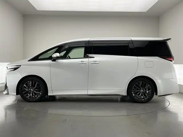 トヨタ ヴェルファイア ハイブリット Z プレミア 愛知県 2023(令5)年 2.8万km プラチナホワイトパールマイカ 純正１４型ナビ　左右独立ムーンルーフ　トヨタチームメイト　アドバンスドパーク　ユニバーサルステップ　全方位カメラ　茶革シート　デジタルインナーミラー　ＨＵＤ　ＢＳＭ　ワイヤレス充電　衝突軽減　レーダークルーズコントロール　AC１００V電源　パドルシフト　ETC２．０　シートヒーター　シートベンチレーション　ハンドルヒーター　パワーバックドア　パワーシート　メモリシート　HDMI、USBポート　自動駐車パーキングアシスト　コーナーセンサー　電動パーキング　LEDオートライト