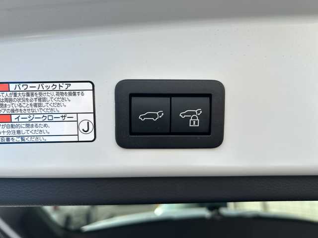 トヨタ カローラ クロス Z 神奈川県 2022(令4)年 1.1万km プラチナホワイトパールマイカ ワンオーナー/純正ナビ【USB/BT/MiraCast/フルセグTV】/全方位カメラ/トヨタセーフティセンス/・レーダークルーズコントロール/・ブラインドスポットモニター/・プリクラッシュセーフティ/・レーントレーシングアシスト/・リヤクロストラフィックアラート/・ロードサインアシスト/電動パーキングブレーキ/ブレーキホールド/電動リアゲート/LEDオートライト/オートマチックハイビーム/ルーフレール/前席シートヒーター/前後ドライブレコーダー/ETC2.0/純正ドアバイザー/純正1８インチアルミ/社外フロアマット/新車時保証書/取扱説明書/スペアキー×１