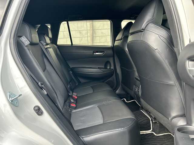 トヨタ カローラ クロス Z 神奈川県 2022(令4)年 1.1万km プラチナホワイトパールマイカ ワンオーナー/純正ナビ【USB/BT/MiraCast/フルセグTV】/全方位カメラ/トヨタセーフティセンス/・レーダークルーズコントロール/・ブラインドスポットモニター/・プリクラッシュセーフティ/・レーントレーシングアシスト/・リヤクロストラフィックアラート/・ロードサインアシスト/電動パーキングブレーキ/ブレーキホールド/電動リアゲート/LEDオートライト/オートマチックハイビーム/ルーフレール/前席シートヒーター/前後ドライブレコーダー/ETC2.0/純正ドアバイザー/純正1８インチアルミ/社外フロアマット/新車時保証書/取扱説明書/スペアキー×１