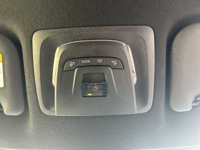 トヨタ カローラ クロス Z 神奈川県 2022(令4)年 1.1万km プラチナホワイトパールマイカ ワンオーナー/純正ナビ【USB/BT/MiraCast/フルセグTV】/全方位カメラ/トヨタセーフティセンス/・レーダークルーズコントロール/・ブラインドスポットモニター/・プリクラッシュセーフティ/・レーントレーシングアシスト/・リヤクロストラフィックアラート/・ロードサインアシスト/電動パーキングブレーキ/ブレーキホールド/電動リアゲート/LEDオートライト/オートマチックハイビーム/ルーフレール/前席シートヒーター/前後ドライブレコーダー/ETC2.0/純正ドアバイザー/純正1８インチアルミ/社外フロアマット/新車時保証書/取扱説明書/スペアキー×１