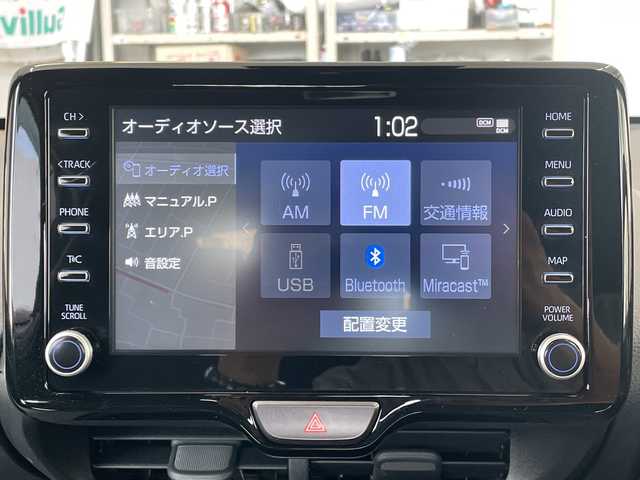 トヨタ ヤリス G 沖縄県 2022(令4)年 0.9万km ブラック メーカーオプションディスプレイナビ　/オーディオ（Ｂｌｕｅｔｏｏｔｈ、ＵＳＢ）/全方位カメラ　/トヨタセーフティセンス/プリクラッシュブレーキ/レーンアシスト/オートハイビーム/後方衝突被害軽減サポート/クルーズコントロール　/コーナーセンサー　/スマートキー　/プッシュスタート　/ビルトインＥＴＣ　/ドライブレコーダー/ウィンカーミラー/スペアキー/ドアバイザー