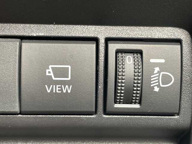 トヨタ ヤリス G 沖縄県 2022(令4)年 0.9万km ブラック メーカーオプションディスプレイナビ　/オーディオ（Ｂｌｕｅｔｏｏｔｈ、ＵＳＢ）/全方位カメラ　/トヨタセーフティセンス/プリクラッシュブレーキ/レーンアシスト/オートハイビーム/後方衝突被害軽減サポート/クルーズコントロール　/コーナーセンサー　/スマートキー　/プッシュスタート　/ビルトインＥＴＣ　/ドライブレコーダー/ウィンカーミラー/スペアキー/ドアバイザー