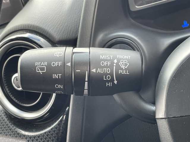 マツダ デミオ XD 島根県 2017(平29)年 7.1万km ディープクリスタルブルーマイカ 登録時走行距離　70992km/取扱説明書/純正ナビ/（Bluetooth/AM/FM/CD/DVD)/フルセグテレビ/バックカメラ/クルーズコントロール/スマートシティブレーキサポート/シートヒーター（DN席）/純正フロアマット/横滑り防止装置/プッシュスタート/スマートキー/オートライト/ドアバイザー/アイドリングストップ/ETC/純生アルミ１５インチ