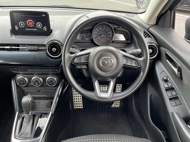 マツダ デミオ XD 島根県 2017(平29)年 7.1万km ディープクリスタルブルーマイカ 登録時走行距離　70992km/取扱説明書/純正ナビ/（Bluetooth/AM/FM/CD/DVD)/フルセグテレビ/バックカメラ/クルーズコントロール/スマートシティブレーキサポート/シートヒーター（DN席）/純正フロアマット/横滑り防止装置/プッシュスタート/スマートキー/オートライト/ドアバイザー/アイドリングストップ/ETC/純生アルミ１５インチ