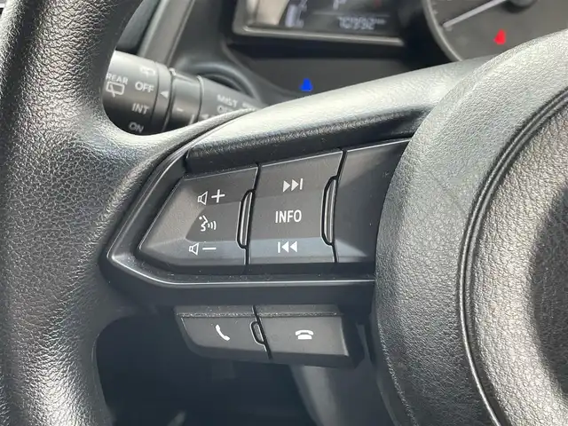 マツダ デミオ XD 島根県 2017(平29)年 7.1万km ディープクリスタルブルーマイカ 登録時走行距離　70992km/取扱説明書/純正ナビ/（Bluetooth/AM/FM/CD/DVD)/フルセグテレビ/バックカメラ/クルーズコントロール/スマートシティブレーキサポート/シートヒーター（DN席）/純正フロアマット/横滑り防止装置/プッシュスタート/スマートキー/オートライト/ドアバイザー/アイドリングストップ/ETC/純生アルミ１５インチ