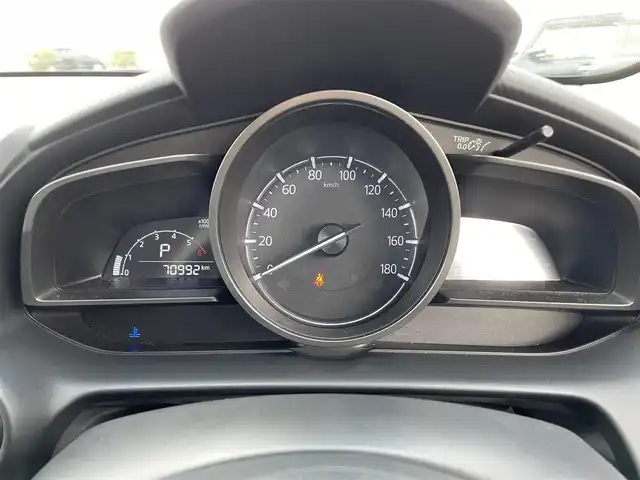 マツダ デミオ XD 島根県 2017(平29)年 7.1万km ディープクリスタルブルーマイカ 登録時走行距離　70992km/取扱説明書/純正ナビ/（Bluetooth/AM/FM/CD/DVD)/フルセグテレビ/バックカメラ/クルーズコントロール/スマートシティブレーキサポート/シートヒーター（DN席）/純正フロアマット/横滑り防止装置/プッシュスタート/スマートキー/オートライト/ドアバイザー/アイドリングストップ/ETC/純生アルミ１５インチ