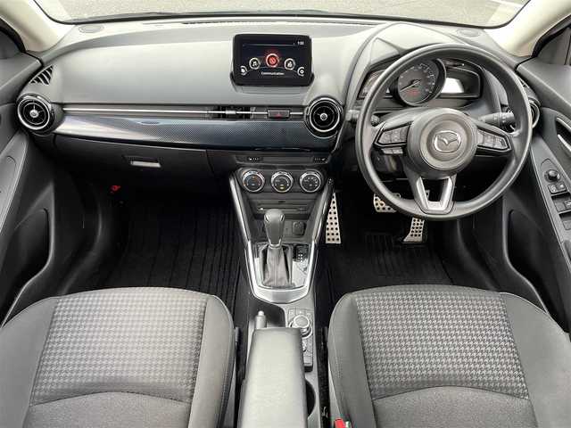 マツダ デミオ XD 島根県 2017(平29)年 7.1万km ディープクリスタルブルーマイカ 登録時走行距離　70992km/取扱説明書/純正ナビ/（Bluetooth/AM/FM/CD/DVD)/フルセグテレビ/バックカメラ/クルーズコントロール/スマートシティブレーキサポート/シートヒーター（DN席）/純正フロアマット/横滑り防止装置/プッシュスタート/スマートキー/オートライト/ドアバイザー/アイドリングストップ/ETC/純生アルミ１５インチ