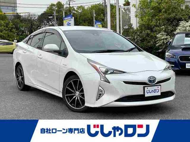 トヨタ プリウス S 愛知県 2016(平28)年 13.5万km ホワイトパールクリスタルシャイン (株)IDOMが運営する【じしゃロン名古屋鳴海店】の自社ローン専用車両になりますこちらは現金またはオートローンご利用時の価格です。自社ローンご希望の方は別途その旨お申付け下さい/スマートキー/純正ナビ・フルセグTV/　（CD/DVD/BT）/バックモニター/セーフティーセンス/クルーズコントロール/ビルトインETC/LEDヘッド
