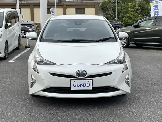 トヨタ プリウス S 愛知県 2016(平28)年 13.5万km ホワイトパールクリスタルシャイン (株)IDOMが運営する【じしゃロン名古屋鳴海店】の自社ローン専用車両になりますこちらは現金またはオートローンご利用時の価格です。自社ローンご希望の方は別途その旨お申付け下さい/スマートキー/純正ナビ・フルセグTV/　（CD/DVD/BT）/バックモニター/セーフティーセンス/クルーズコントロール/ビルトインETC/LEDヘッド