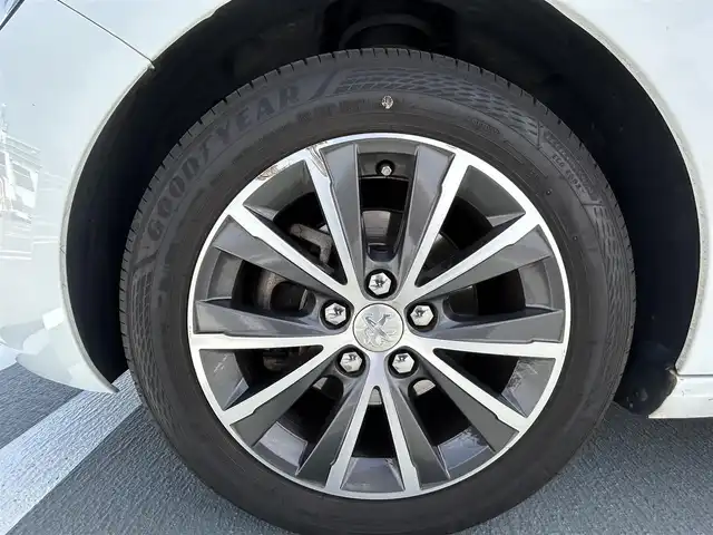 プジョー ３０８ アリュール 東京都 2016(平28)年 7.3万km 白 ディーラー車/パノラミックガラスルーフ/ディスプレイオーディオ/純正CDデッキ/バックカメラ/純正１６インチアルミ/パドルシフト/クルーズコントロール/ETC/エンジンプッシュボタン/スペアキー１本/ABS/Wエアバック/保証書/取説