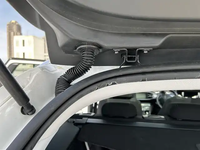 プジョー ３０８ アリュール 東京都 2016(平28)年 7.3万km 白 ディーラー車/パノラミックガラスルーフ/ディスプレイオーディオ/純正CDデッキ/バックカメラ/純正１６インチアルミ/パドルシフト/クルーズコントロール/ETC/エンジンプッシュボタン/スペアキー１本/ABS/Wエアバック/保証書/取説