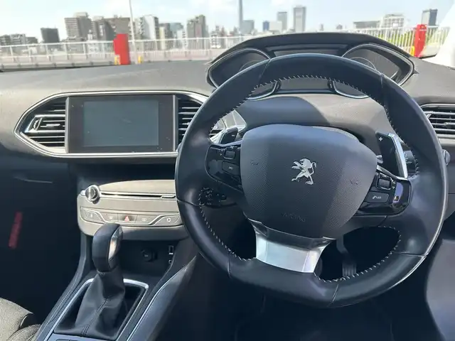 プジョー ３０８ アリュール 東京都 2016(平28)年 7.3万km 白 ディーラー車/パノラミックガラスルーフ/ディスプレイオーディオ/純正CDデッキ/バックカメラ/純正１６インチアルミ/パドルシフト/クルーズコントロール/ETC/エンジンプッシュボタン/スペアキー１本/ABS/Wエアバック/保証書/取説