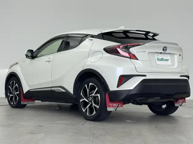 トヨタ Ｃ－ＨＲ G 愛知県 2017(平29)年 7.8万km ホワイトパールクリスタルシャイン TRDフルエアロ/TRDマッドフラップ/純正７インチSDナビ/（DVD/CD/BT/SD/フルセグTV）/バックカメラ/合皮シート/前席シートヒーター/ETC/トヨタセーフティセンス/・衝突被害軽減システム/・ブラインドスポットモニター/・リアクロストラフィックアラート/・レーダークルーズコントロール/EVモード/純正18インチAW/ドアバイザー