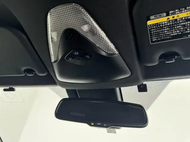 トヨタ Ｃ－ＨＲ G 愛知県 2017(平29)年 7.8万km ホワイトパールクリスタルシャイン TRDフルエアロ/TRDマッドフラップ/純正７インチSDナビ/（DVD/CD/BT/SD/フルセグTV）/バックカメラ/合皮シート/前席シートヒーター/ETC/トヨタセーフティセンス/・衝突被害軽減システム/・ブラインドスポットモニター/・リアクロストラフィックアラート/・レーダークルーズコントロール/EVモード/純正18インチAW/ドアバイザー