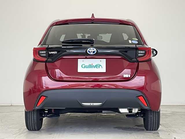 トヨタ ヤリス ハイブリッド G 愛知県 2021(令3)年 2.3万km センシュアルレッドマイカ 衝突軽減システム/純正ディスプレイオーディオ（ナビあり）/全方位カメラ/レーダークルーズコントロール/シートヒーター/Bluetooth/バックカメラ/コーナーセンサー/LEDヘッドライト/ドライブレコーダー/ETC/ステアリングスイッチ/スマートキー/プッシュスタート