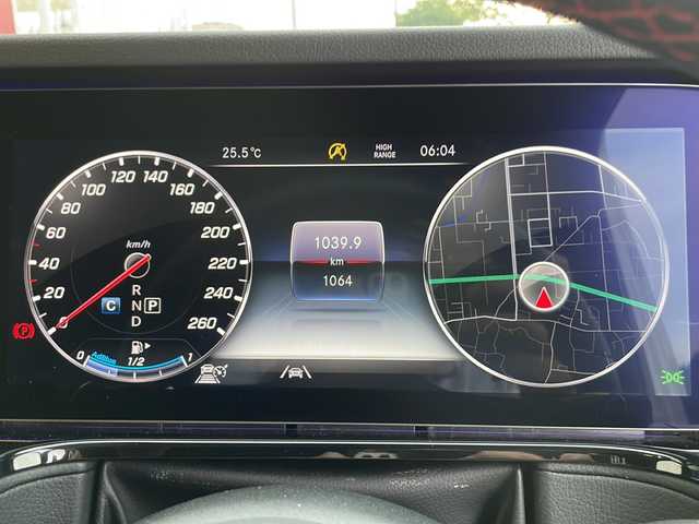 メルセデス・ベンツ ゲレンデヴァーゲン Ｇ４００ｄ AMGライン 福島県 2022(令4)年 0.1万km 白 ワンオーナー　レーダーセーフティＰ　ラグジュアリーＰ　サンルーフ　ブルメスターサウンド　アンビエントライト　メモリ付き電動黒革シート　全席シートヒーター　ＡＭＧ２０ＡＷ　純正前後ドラレコ　スペアキー