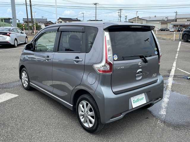 日産 デイズ ハイウェイスターX 新潟県 2018(平30)年 2.3万km チタニウムグレーメタリック 純正ナビ/（Bluetooth・フルセグ）/衝突軽減/全周囲カメラ/ETC/プッシュスタート/アイドリングストップ/シガーソケット/フロアマット/HIDヘッドライト/フォグランプ/ウィンカーミラー/電格ミラー/ドアバイザー/スペアキー×１