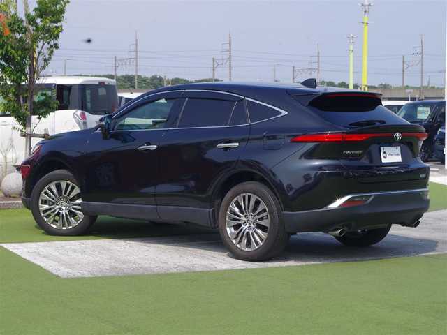 トヨタ ハリアー Z レザーパッケージ 千葉県 2020(令2)年 5.3万km プレシャスブラックパール Toyota Safety Sense/・プリクラッシュセーフティ/・レーンディパーチャーアラート/・オートハイビーム/・レーダークルーズコントロール/・ブラインドスポットモニター/ヘッドアップディスプレイ/パワーバックドア/レザーシート/前席パワーシート/エアシート/シートヒーター/デジタルインナーミラー/置くだけ充電/JBLスピーカー/12.3インチ純正コネクティッドナビ/地デジTV/【Bluetooth接続】/バックカメラ/革巻きステアリング/ステアリングヒーター/ステアリングスイッチ/ETC（2.0）/LEDヘッドライト/LEDフォグライト/ウインカーミラー/クリアランスソナー/純正19インチアルミホイル/サイド/カーテンエアバッグ/スマートキー