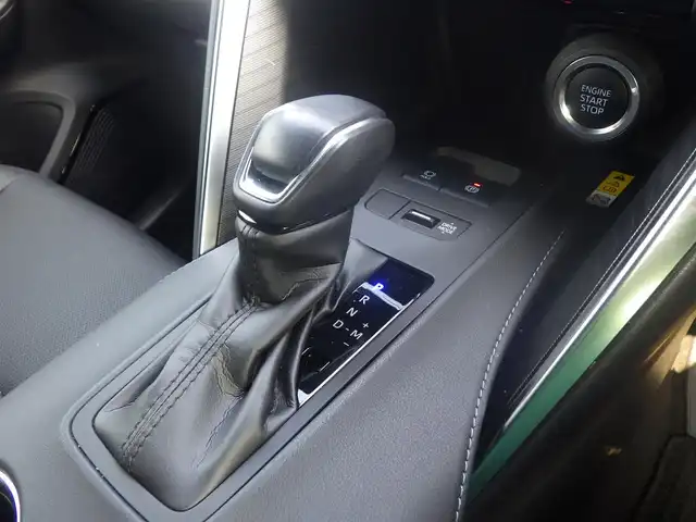 トヨタ ハリアー Z レザーパッケージ 千葉県 2020(令2)年 5.3万km プレシャスブラックパール Toyota Safety Sense/・プリクラッシュセーフティ/・レーンディパーチャーアラート/・オートハイビーム/・レーダークルーズコントロール/・ブラインドスポットモニター/ヘッドアップディスプレイ/パワーバックドア/レザーシート/前席パワーシート/エアシート/シートヒーター/デジタルインナーミラー/置くだけ充電/JBLスピーカー/12.3インチ純正コネクティッドナビ/地デジTV/【Bluetooth接続】/バックカメラ/革巻きステアリング/ステアリングヒーター/ステアリングスイッチ/ETC（2.0）/LEDヘッドライト/LEDフォグライト/ウインカーミラー/クリアランスソナー/純正19インチアルミホイル/サイド/カーテンエアバッグ/スマートキー