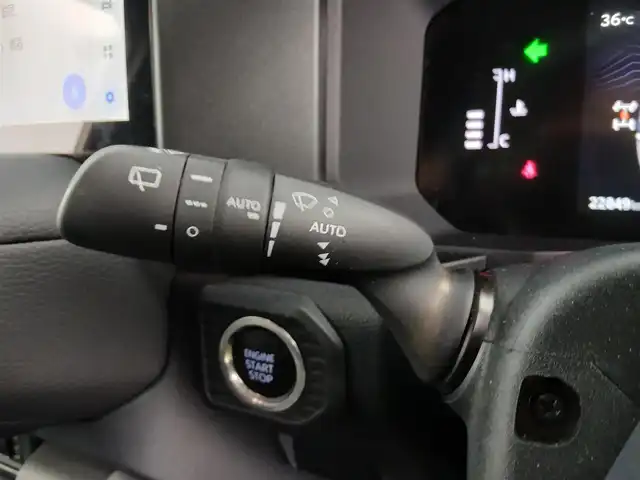 トヨタ ランドクルーザー ２５０ VX 愛知県 2024(令6)年 2.3万km アバンギャルドブロンズメタリック トヨタセーフティーセンス/　・プリクラッシュセーフティ/　・レーントレーシングアシスト/　・レーンディパーチャーアラート/　・レーダークルーズコントロール/　・オートマチックハイビーム/　・ロードサインアシスト/　・ドライバー異常時対応システム/　・プロアクティブドライビングアシスト/　・発信遅れ告知機能/サンルーフ/ブラインドスポットモニター/純正12.3インチナビ/（Bluetooth/フルセグTV/HDMI/USB/）/全方位カメラ/ETC2.0/ドライブレコーダー/デジタルインナーミラー/電動リアゲード/純正フロアマット/合皮シート/シートヒーター/シートクーラー/ステアリングヒート/ステアリングリモコン/LEDライト/ルーフレール/MTモード付AT/スマートキー/オートライト