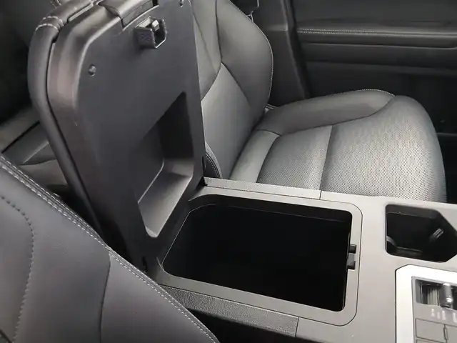 トヨタ ランドクルーザー ２５０ VX 愛知県 2024(令6)年 2.3万km アバンギャルドブロンズメタリック トヨタセーフティーセンス/　・プリクラッシュセーフティ/　・レーントレーシングアシスト/　・レーンディパーチャーアラート/　・レーダークルーズコントロール/　・オートマチックハイビーム/　・ロードサインアシスト/　・ドライバー異常時対応システム/　・プロアクティブドライビングアシスト/　・発信遅れ告知機能/サンルーフ/ブラインドスポットモニター/純正12.3インチナビ/（Bluetooth/フルセグTV/HDMI/USB/）/全方位カメラ/ETC2.0/ドライブレコーダー/デジタルインナーミラー/電動リアゲード/純正フロアマット/合皮シート/シートヒーター/シートクーラー/ステアリングヒート/ステアリングリモコン/LEDライト/ルーフレール/MTモード付AT/スマートキー/オートライト