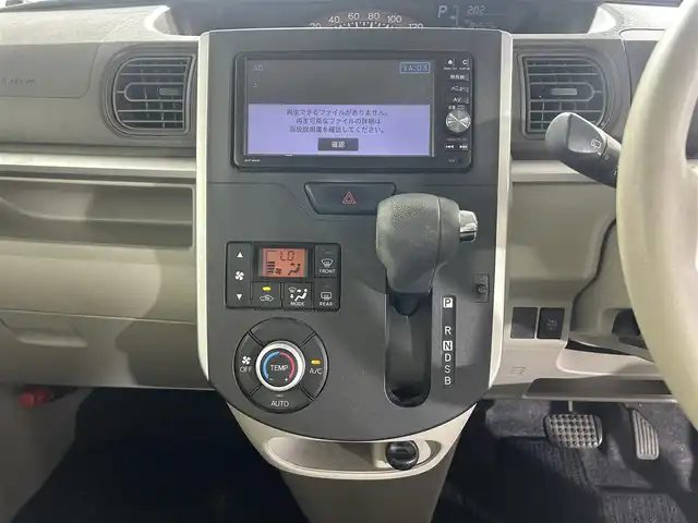 ダイハツ タント X 佐賀県 2016(平28)年 8.5万km パールホワイトⅢ 純正7インチナビ/フルセグTV/CD/DVD/Bluetooth/バックカメラ/横滑り防止装置/オートライト/助手席側パワースライドドア/前後ドライブレコーダー/ベンチシート/ステアリングスイッチ/純正フロアマット/プッシュスタート/スマートキー/スペアキー×1