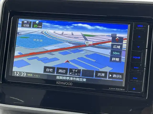 スズキ スペーシア ギア HYBRID XZ 滋賀県 2022(令4)年 4.9万km シフォンアイボリーM 社外7インチナビ/(Bluetooth/CD/DVD/フルセグTV/iPod/SD/USB)/バックカメラ/追従クルーズコントロール/レーンキープアシスト/衝突軽減ブレーキ/両側パワースライドドア/LEDヘッドライト/オートライト/オートマチックハイビーム/D/Nシートヒーター/前後純正ドライブレコーダー/ビルトインETC/ヘッドアップディスプレイ/純正フロアマット/後席サンシェード/プッシュスタート/スマートキー/ステアリングリモコン