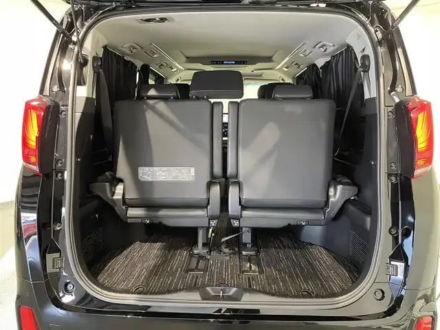 トヨタ アルファード S Cパッケージ 愛知県 2020(令2)年 2.2万km ブラック 純正9インチナビ/（Bluetooth/AM/FM/フルセグTV）/サンルーフ/フリップダウンモニター/衝突軽減ブレーキ/両側電動スライドドア/レーダークルーズコントロール/シートヒーター/エアシート/LEDヘッドライト/ETC/バックカメラ/ドライブレコーダー/デジタルインナーミラー/ブラインドスポットモニター/ステアリングヒーター/パワーシート/電動リアゲート/コーナーセンサー/スマートキー/純正18インチAW
