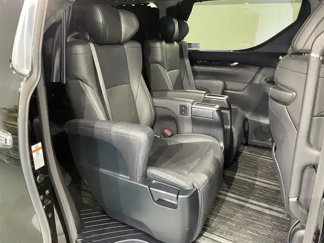 トヨタ アルファード S Cパッケージ 愛知県 2020(令2)年 2.2万km ブラック 純正9インチナビ/（Bluetooth/AM/FM/フルセグTV）/サンルーフ/フリップダウンモニター/衝突軽減ブレーキ/両側電動スライドドア/レーダークルーズコントロール/シートヒーター/エアシート/LEDヘッドライト/ETC/バックカメラ/ドライブレコーダー/デジタルインナーミラー/ブラインドスポットモニター/ステアリングヒーター/パワーシート/電動リアゲート/コーナーセンサー/スマートキー/純正18インチAW