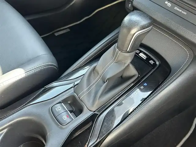 トヨタ カローラツーリング ハイブリッド ダブルバイビー 鳥取県 2020(令2)年 4.5万km ホワイトパールクリスタルシャイン 4・W・D/純正9型ナビ/フルセグ/DVD/CD/BT/USB/バックカメラ・ビルトインETC/前後ドライブレコーダー/ハーフレザーシート/前席シートヒーター/ステアリングヒーター/モデリスタエアロパーツ/トヨタセーフティセンス/レーダークルーズコントロール/レーンキープアシスト/LEDヘッドライト/LEDフォグライト/純正17インチアルミホイール/プッシュエンジンスタート/フロアマット/ドアバイザー/保証書/スペアキー