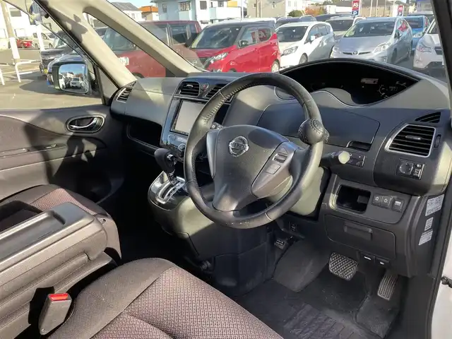 日産 セレナ ハイウェイスター S HV エアロ 群馬県 2013(平25)年 10万km ブリリアントホワイトパール (株)IDOMが運営する【じしゃロン伊勢崎店】の自社ローン専用車両になりますこちらは現金またはオートローンご利用時の価格です。自社ローンご希望の方は別途その旨お申付け下さいアルパイン8インチナビ（VIE-X088V5）/フルセグTV/CD/DVD/SD/BT/アルパインフリップダウンモニター/バックカメラ/ドライブレコーダー/ETC/スマートキー/両側パワースライドドア/アイドリングストップ/フロント/サイドエアロ/オートライト/キセノンヘッドライト