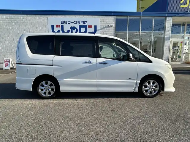 日産 セレナ ハイウェイスター S HV エアロ 群馬県 2013(平25)年 10万km ブリリアントホワイトパール (株)IDOMが運営する【じしゃロン伊勢崎店】の自社ローン専用車両になりますこちらは現金またはオートローンご利用時の価格です。自社ローンご希望の方は別途その旨お申付け下さいアルパイン8インチナビ（VIE-X088V5）/フルセグTV/CD/DVD/SD/BT/アルパインフリップダウンモニター/バックカメラ/ドライブレコーダー/ETC/スマートキー/両側パワースライドドア/アイドリングストップ/フロント/サイドエアロ/オートライト/キセノンヘッドライト