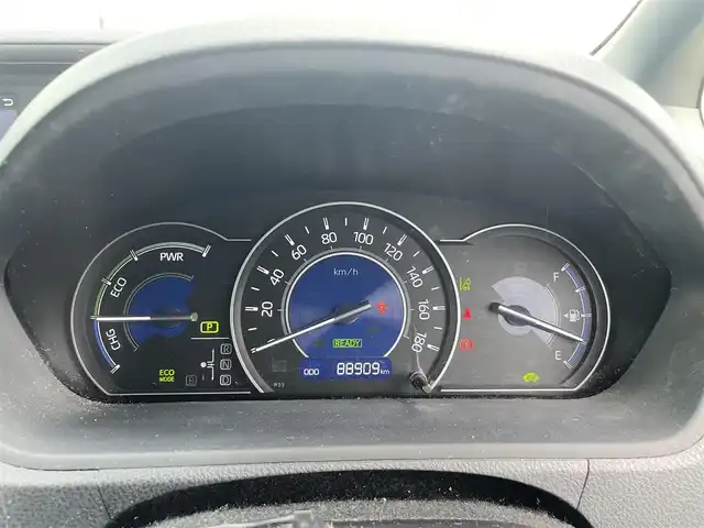 トヨタ ノア ハイブリッド Si ダブルバイビー 福岡県 2018(平30)年 8.9万km ホワイトパールクリスタルシャイン 純正9インチナビ/（AM/FM/SD/SDREC/BT/CD/DVD/フルセグ）/純正12.1インチフリップダウンモニター/クルーズコントロール/前後コーナーセンサー/レーンキープアシスト/プリクラッシュセーフティ/オートハイビーム/ETC/バックカメラ/前後ドライブレコーダー/両側パワースライドドア/純正16インチアルミホイール/純正フロアマット/純正ドアバイザー/ハーフレザーシート/D+N席シートヒーター/オートライト/LEDヘッドライト/フォグランプ/WAC/後席サンシェード/プッシュスタート/スマートキー/スペアキー/スタッドレスタイヤ4本付き/取扱説明書・保証書