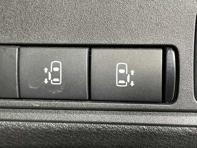 日産 セレナ ハイウェイスター V 神奈川県 2022(令4)年 1.3万km ミディアムブルーメタリック コネクトナビゲーションシステム/総合型インターフェーズ12.3型ディスプレイ/メモリーナビ/純正フリップダウンモニター/フルセグ　AppleCarPlay　Androidauto　AmazonAlexa　USB　HDMI　/両側電動スライドドア/プロパイロット緊急停止支援システム/インテリジェントルームミラー/ワイヤレス充電/360度セーフティアシスト/インテリジェントエマージェンシーブレーキ/前方衝突予測警報/車線逸脱防止支援システム/後側方衝突防止支援システム/ふらつき警報/衝突回避ステアリングアシスト/車線逸脱警報/後退時車両検知警報/踏み間違い衝突防止アシスト/前後ソナー/アイドリングストップ/オートハイビーム/革巻きステアリング/パドルシフト/ブラック合皮/撥水トリコットコンビシート/プラズマクラスター付オートエアコン/全席USB電源ソケット/純正ETC2.0/SOSコール/純正前後ドライブレコーダー【DH5-5】/電動パーキングブレーキ【AVH】/プッシュスタート/インテリジェントキー/アダブティブLEDヘッドランプ/純正16インチアルミホイール