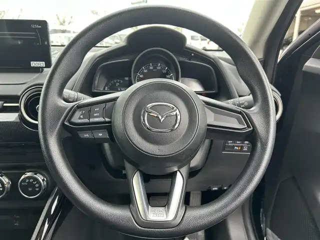 マツダ マツダ２ 15BD 和歌山県 2024(令6)年 0.7万km ディープクリスタルブルーマイカ 純正ナビ/360°モニター/フルセグTV/衝突軽減ブレーキ/ブラインドスポットモニター/レーンキープ/コーナーセンサー/電動格納ミラー/アイドリングストップ/LEDヘッドライト/オートライト