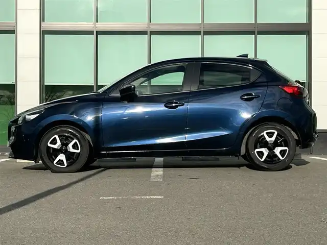 マツダ マツダ２ 15BD 和歌山県 2024(令6)年 0.7万km ディープクリスタルブルーマイカ 純正ナビ/360°モニター/フルセグTV/衝突軽減ブレーキ/ブラインドスポットモニター/レーンキープ/コーナーセンサー/電動格納ミラー/アイドリングストップ/LEDヘッドライト/オートライト