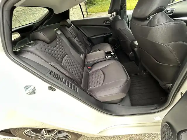 トヨタ プリウス ＰＨＶ A 長崎県 2017(平29)年 9.5万km ホワイトパールクリスタルシャイン 純正ナビ/(BT/フルセグ)/バックカメラ/衝突軽減ブレーキ/レーンアシスト/ブラインドスポットモニター/レーダークルーズ/ETC/シートヒーター/オートライト/社外15インチAW/USB/AUX