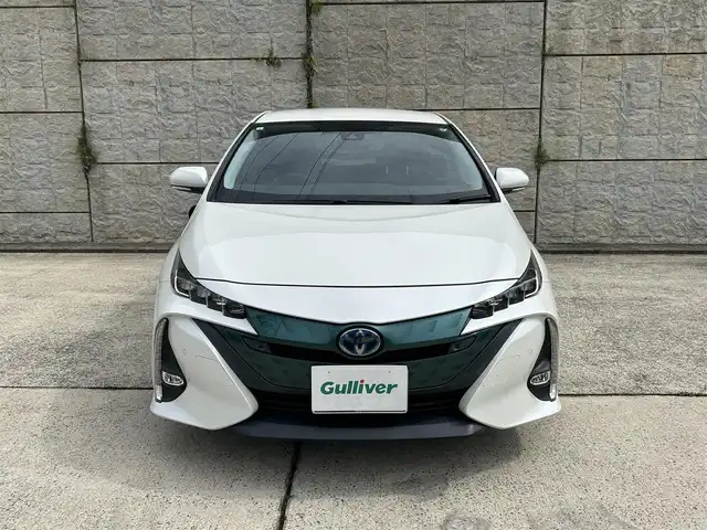 トヨタ プリウス ＰＨＶ A 長崎県 2017(平29)年 9.5万km ホワイトパールクリスタルシャイン 純正ナビ/(BT/フルセグ)/バックカメラ/衝突軽減ブレーキ/レーンアシスト/ブラインドスポットモニター/レーダークルーズ/ETC/シートヒーター/オートライト/社外15インチAW/USB/AUX
