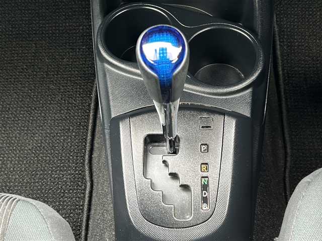 トヨタ アクア 千葉県 2017(平29)年 12.4万km ダークブルーマイカ ワンオーナー/純正SDナビ（NSZT-Y66T)/Bluetooth接続/ETC/バックカメラ/フルセグTV /スペアキー1本/スマートキー/衝突被害軽減システム/横滑り防止装置/ドライブレコーダー/オートライト/保証書/取扱説明書/記録薄