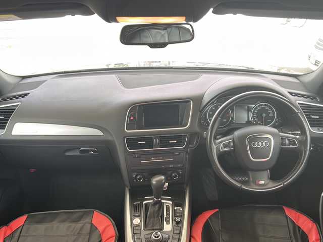 アウディ Ｑ５ 2．0 TFSI クワトロ 福島県 2012(平24)年 9.6万km ファントムブラックパールエフェクト 純正ナビ/フルセグTV/バックカメラ/DVD再生機能あり/ETC/パワーシート/メモリーシート/電動リアゲート/純正フロアマット/電格ミラー/パドルシフト/コーナーセンサー前後/オートライト/ステアリングボタン/電動格納ミラー/パドルシフト/純正AW