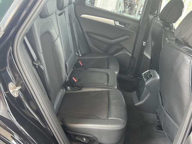 アウディ Ｑ５ 2．0 TFSI クワトロ 福島県 2012(平24)年 9.6万km ファントムブラックパールエフェクト 純正ナビ/フルセグTV/バックカメラ/DVD再生機能あり/ETC/パワーシート/メモリーシート/電動リアゲート/純正フロアマット/電格ミラー/パドルシフト/コーナーセンサー前後/オートライト/ステアリングボタン/電動格納ミラー/パドルシフト/純正AW